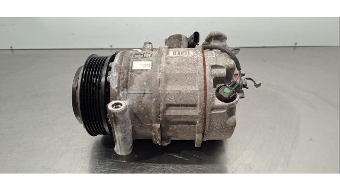 Usagé Compresseur de clim Landrover Defender II 110 2.0 16V P300 Prix € 532,40 Prix TTC proposé par Autohandel Didier