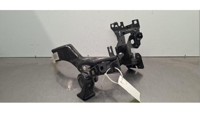 Headlight frame, left BMW 6 serie Gran Turismo 630d xDrive 3.0 ...