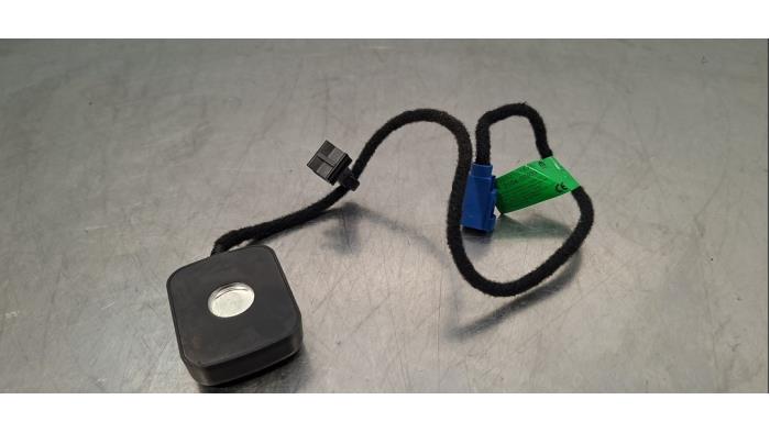 Begagnade Antenn Fiat Ducato (250) E-Ducato Pris € 30,25 Inklusive moms erbjuds av Autohandel Didier