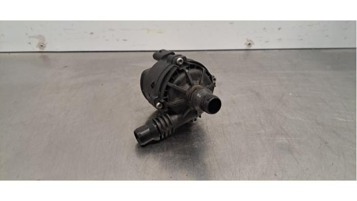 Begagnade Extra vattenpump BMW 1 serie (F40) 118i 1.5 TwinPower 12V Pris € 24,20 Inklusive moms erbjuds av Autohandel Didier