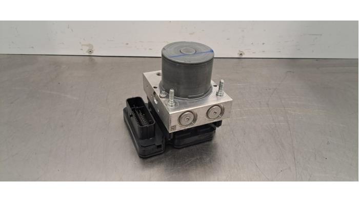 Begagnade ABS-pump Renault Master III (EV/HV/UV/VA/VB/VD/VF/VG/VJ) 2.3 dCi 165 16V FWD Pris € 199,65 Inklusive moms erbjuds av Autohandel Didier