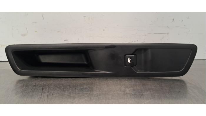 Używane Przelacznik combi okienny Citroen Jumpy 2.0 Blue HDI 145 Cena € 24,20 Z VAT oferowane przez Autohandel Didier