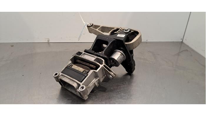 Used Engine mount Landrover Range Rover Evoque II (LZC/LZS/LZH) Price € 48,40 Inclusive VAT offered by Autohandel Didier
