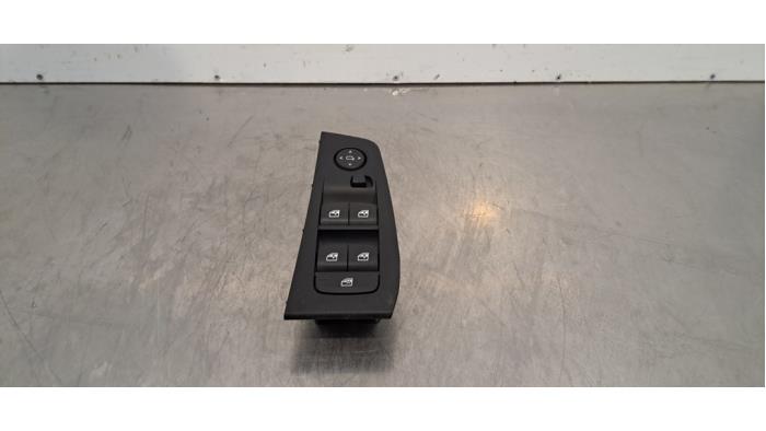 Używane Przelacznik combi okienny BMW 1 serie (F40) 118i 1.5 TwinPower 12V Cena € 96,80 Z VAT oferowane przez Autohandel Didier