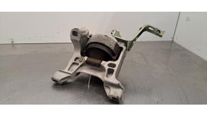 Engine mount from a Mazda CX-5 I (KE,GH) 2.2 SkyActiv-D 150 16V 2WD 2015
