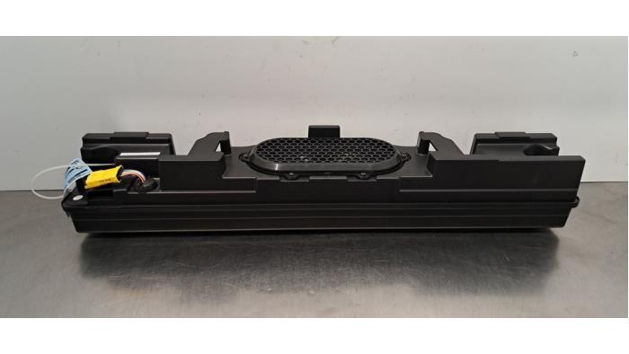 Gebrauchte Subwoofer Peugeot 3008 III e-3008 Preis € 133,10 Mit Mehrwertsteuer angeboten von Autohandel Didier