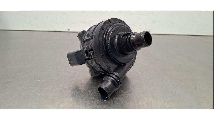 Begagnade Extra vattenpump Peugeot 3008 III e-3008 Pris € 133,10 Inklusive moms erbjuds av Autohandel Didier