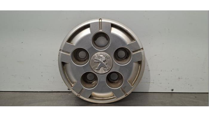 Używane Kolpak Peugeot Boxer (U9) 2.2 Blue HDi 120 Cena € 12,10 Z VAT oferowane przez Autohandel Didier