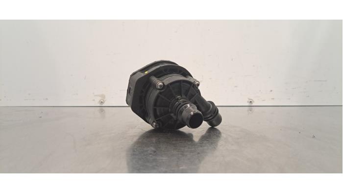 Begagnade Extra vattenpump Peugeot 3008 III e-3008 Pris € 102,85 Inklusive moms erbjuds av Autohandel Didier