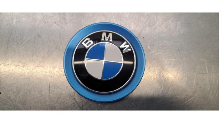 Używane Emblemat BMW i3 (I01) i3s Cena € 18,15 Z VAT oferowane przez Autohandel Didier