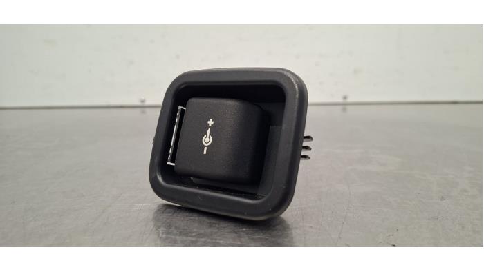 12 V socket