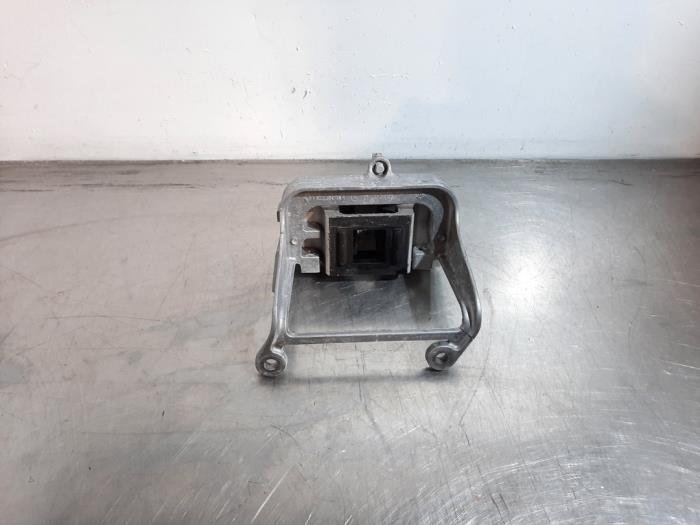 Used Engine mount Renault Master III (FV) 2.3 dCi 150 16V FWD Price € 36,30 Inclusive VAT offered by Autohandel Didier