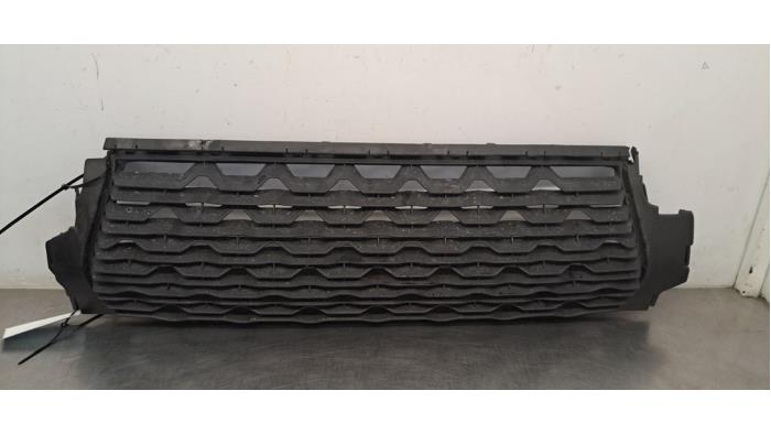 Używane Grill Dacia Duster (SR) Cena € 60,50 Z VAT oferowane przez Autohandel Didier