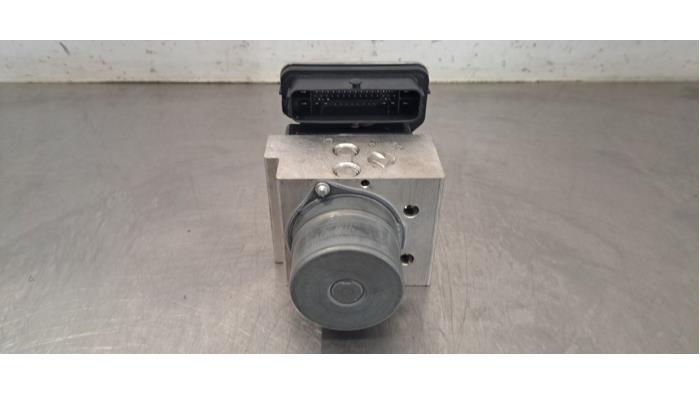 Usagé Bloc ABS Mercedes GLC (X254) 2.0 200 16V 4-Matic Prix € 532,40 Prix TTC proposé par Autohandel Didier