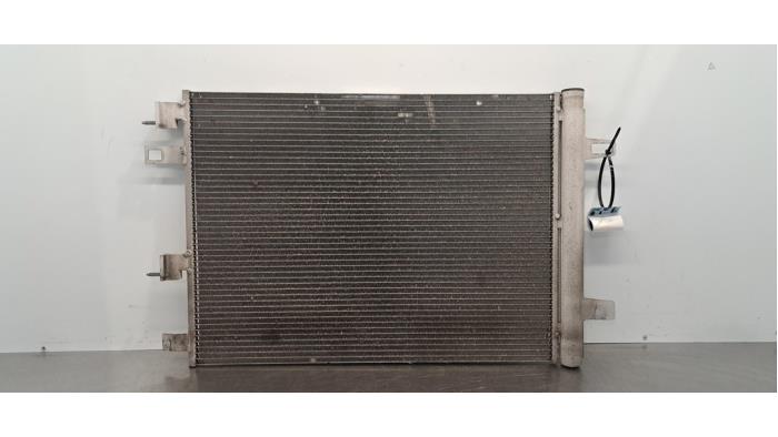 Usagé Condenseur de climatisation Mercedes CLA (118.3) 1.3 CLA-180 Turbo 16V Prix € 163,35 Prix TTC proposé par Autohandel Didier