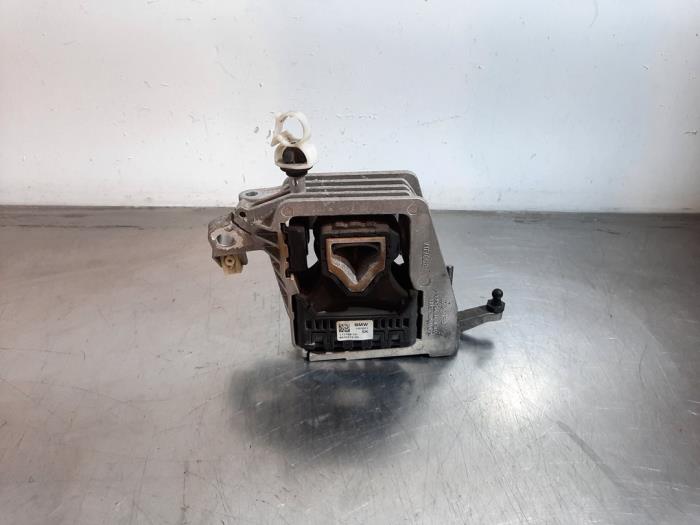 Engine mount BMW 1 serie (F40), 2019 116d 1.5 12V TwinPower, Hatchback, Diesel, 1.496cc, 85kW (116pk), FWD, B37C15A, 2019-07, 7M71; 7M72 (Used)