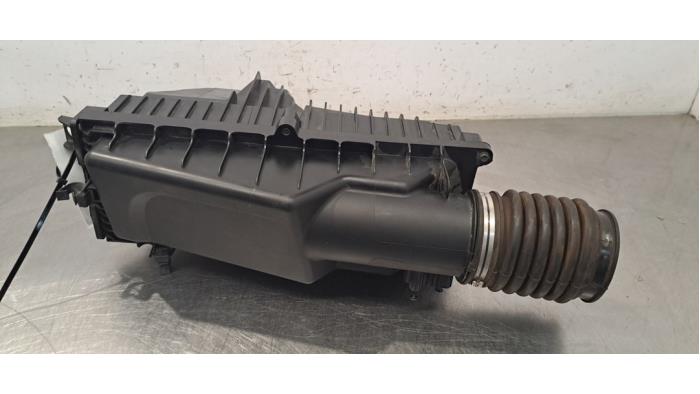 Begagnade Luftfilter Alfa Romeo Stelvio (949) 2.2d 16V 160 Pris € 102,85 Inklusive moms erbjuds av Autohandel Didier