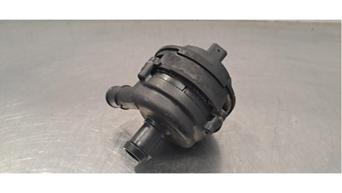 Begagnade Extra vattenpump Alfa Romeo Stelvio (949) 2.2d 16V 160 Pris € 60,50 Inklusive moms erbjuds av Autohandel Didier