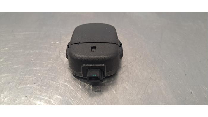 Begagnade Regnsensor Opel Mokka/Mokka X 1.6 16V EcoFlex 4x2 Pris € 18,15 Inklusive moms erbjuds av Autohandel Didier