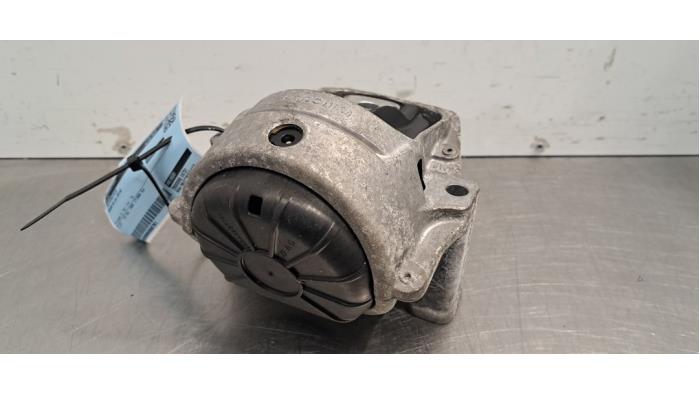 Usagé Support moteur Audi A4 Avant (B8) Prix € 42,35 Prix TTC proposé par Autohandel Didier