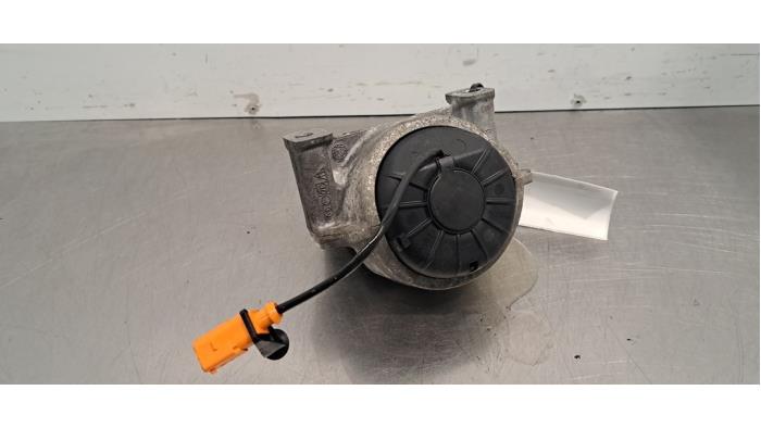 Usagé Support moteur Audi A4 Avant (B8) Prix € 42,35 Prix TTC proposé par Autohandel Didier