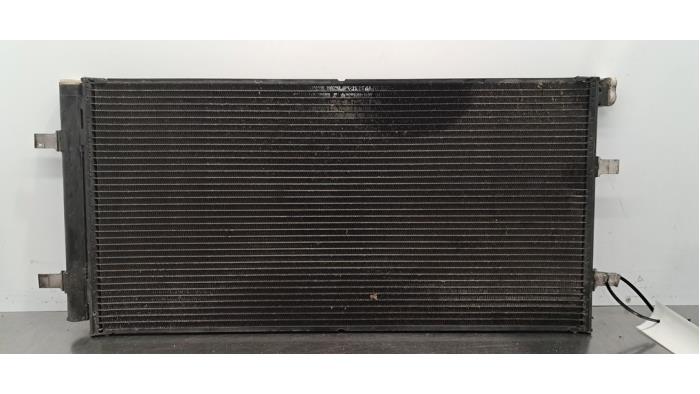 Usagé Condenseur de climatisation Audi A4 Avant (B8) Prix € 102,85 Prix TTC proposé par Autohandel Didier