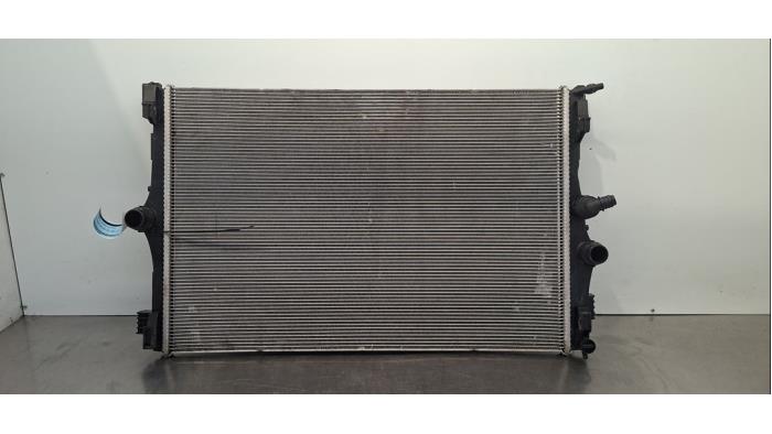 Usagé Radiateur Mercedes A Limousine (177.1) 1.3 A-250 e Turbo 16V Prix € 332,75 Prix TTC proposé par Autohandel Didier