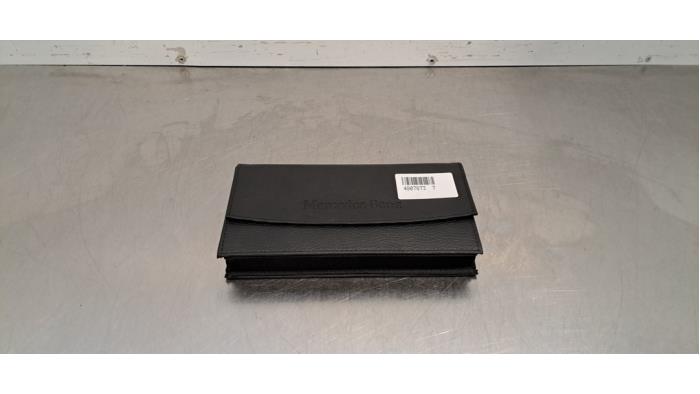 Używane Instrukcja Mercedes A Limousine (177.1) 1.3 A-250 e Turbo 16V Cena € 30,25 Z VAT oferowane przez Autohandel Didier