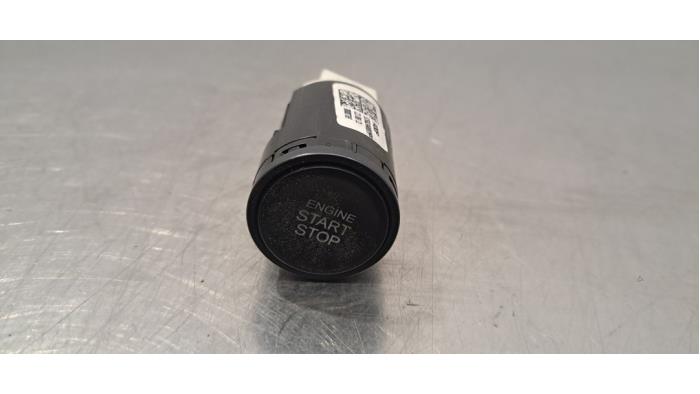 Używane Przelacznik Start/Stop Hyundai i20 (BC3) 1.6 N T-GDI 16V Cena € 48,40 Z VAT oferowane przez Autohandel Didier