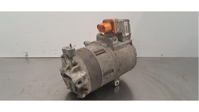 Usagé Compresseur de clim Volkswagen Golf VII (AUA) 1.4 GTE 16V Prix € 266,20 Prix TTC proposé par Autohandel Didier