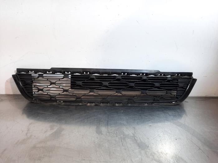 Używane Grill Citroen C3 (SX/SW) 1.5 Blue HDi 100 16V Cena € 163,35 Z VAT oferowane przez Autohandel Didier