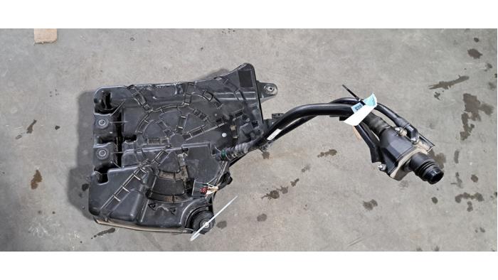 Gebrauchte Adblue Tank Opel Astra K Sports Tourer 1.6 CDTI 136 16V Preis € 532,40 Mit Mehrwertsteuer angeboten von Autohandel Didier