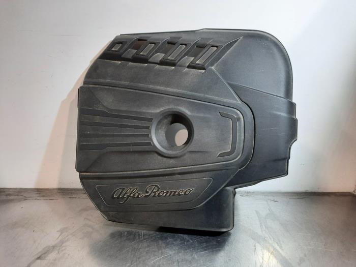 Gebrauchte Abdeckblech Motor Alfa Romeo Giulia (952) 2.2d 136 16V Preis € 199,65 Mit Mehrwertsteuer angeboten von Autohandel Didier
