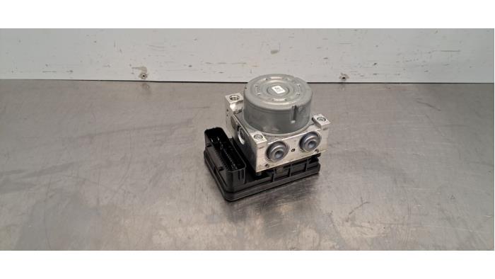 Używane Pompa ABS Ford EcoSport (JK8) 1.0 EcoBoost 12V 125 Cena € 199,65 Z VAT oferowane przez Autohandel Didier