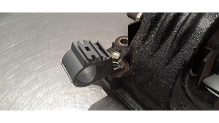 Engine mount from a Lexus RX (L2) 450h, 450h L V6 24V VVT-i AWD 2020