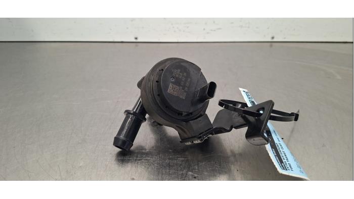 Begagnade Extra vattenpump Ford Transit Custom 2.5 PHEV Pris € 48,40 Inklusive moms erbjuds av Autohandel Didier