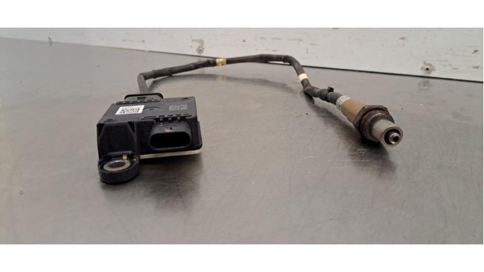 Lambda probe from a Volkswagen Golf VIII Variant (GC5) 2.0 TDI BlueMotion 16V 2021
