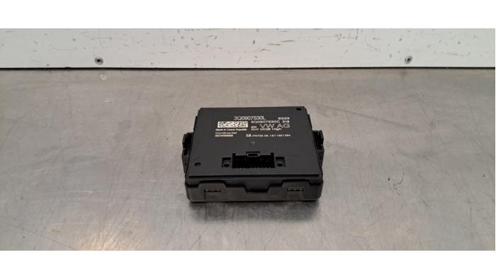 Używane Modul gateway Audi S3 Sportback (8VA/8VF) 2.0 T FSI 16V Cena € 30,25 Z VAT oferowane przez Autohandel Didier
