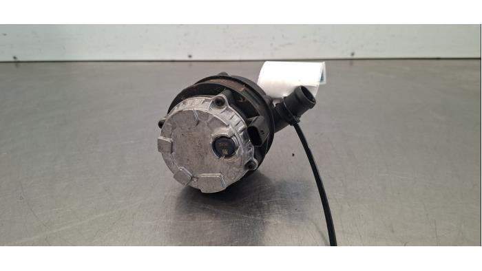 Begagnade Extra vattenpump Fiat Ducato (250) E-Ducato Pris € 102,85 Inklusive moms erbjuds av Autohandel Didier