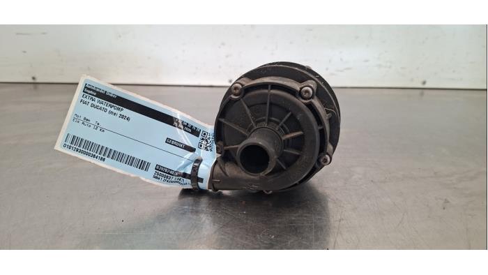 Begagnade Extra vattenpump Fiat Ducato (250) E-Ducato Pris € 102,85 Inklusive moms erbjuds av Autohandel Didier