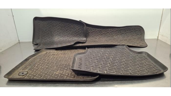Car floor mat set