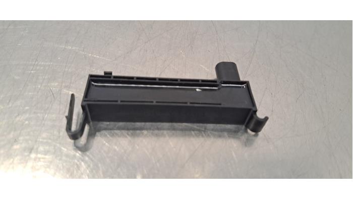 Używane Keyless Entry-Antena Opel Mokka/Mokka X 1.4 Turbo 16V 4x2 Cena € 18,15 Z VAT oferowane przez Autohandel Didier