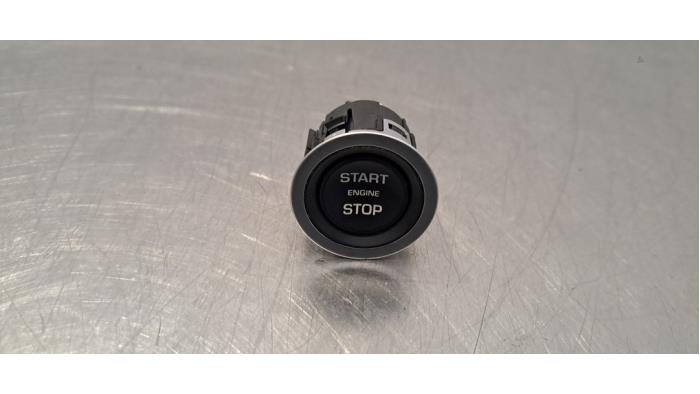 Używane Przelacznik Start/Stop Landrover Range Rover Velar (LY) 3.0 D275 AWD Cena € 24,20 Z VAT oferowane przez Autohandel Didier