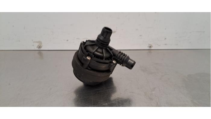 Begagnade Extra vattenpump BMW XM (09) 4.4 PHEV 29/30 kWh Pris € 66,55 Inklusive moms erbjuds av Autohandel Didier