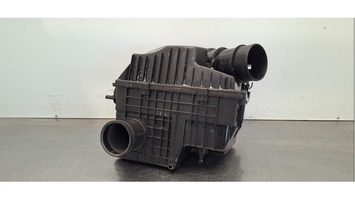 Begagnade Luftfilterhus Renault Master III (EV/HV/UV/VA/VB/VD/VF/VG/VJ) 2.3 dCi 145 16V FWD Pris € 60,50 Inklusive moms erbjuds av Autohandel Didier