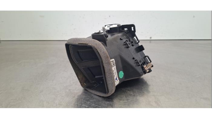 Begagnade Luftmunstycke, instrumentbräda Ford Focus 4 1.0 EcoBoost 12V Hybrid 125 Pris € 24,20 Inklusive moms erbjuds av Autohandel Didier