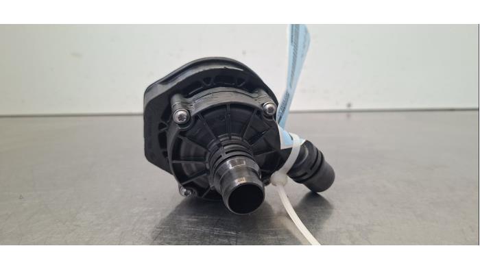 Begagnade Extra vattenpump Peugeot 5008 III (KA/KB/KC) e-5008 73 kWh Pris € 102,85 Inklusive moms erbjuds av Autohandel Didier