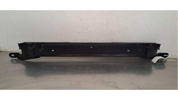 Gebrauchte Radiatorbalken Peugeot 5008 III (KA/KB/KC) e-5008 73 kWh Preis € 48,40 Mit Mehrwertsteuer angeboten von Autohandel Didier