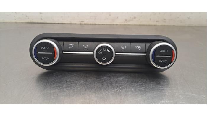 Gebrauchte Klimabedienteil Alfa Romeo Giulia (952) 2.2d 180 16V Preis € 199,65 Mit Mehrwertsteuer angeboten von Autohandel Didier