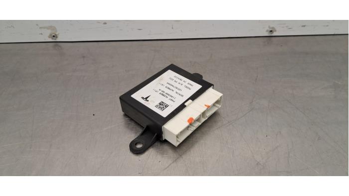 Begagnade PDC-modul Tesla Model X 75D Pris € 60,50 Inklusive moms erbjuds av Autohandel Didier